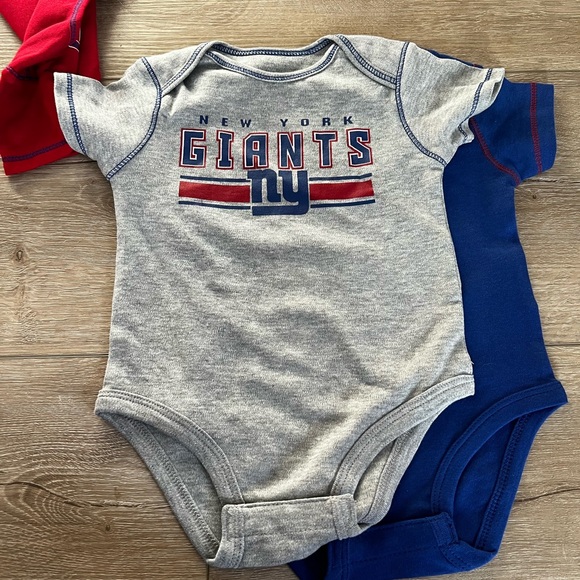 New York Giants Baby Bodysuit Set - Picture 3 of 4